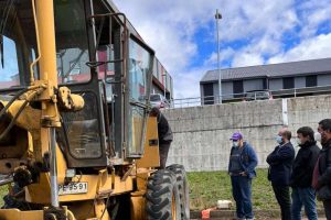 Piden agilizar entrega de motoniveladora para arreglo de caminos rurales en Paillaco