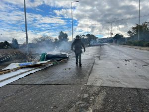 Con un detenido terminó manifestación de secundarios en Puente Pedro de Valdivia