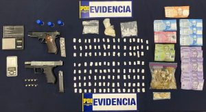 Hay un detenido: Incautan cocaína, armas y municiones en allanamiento a vivienda en Valdivia