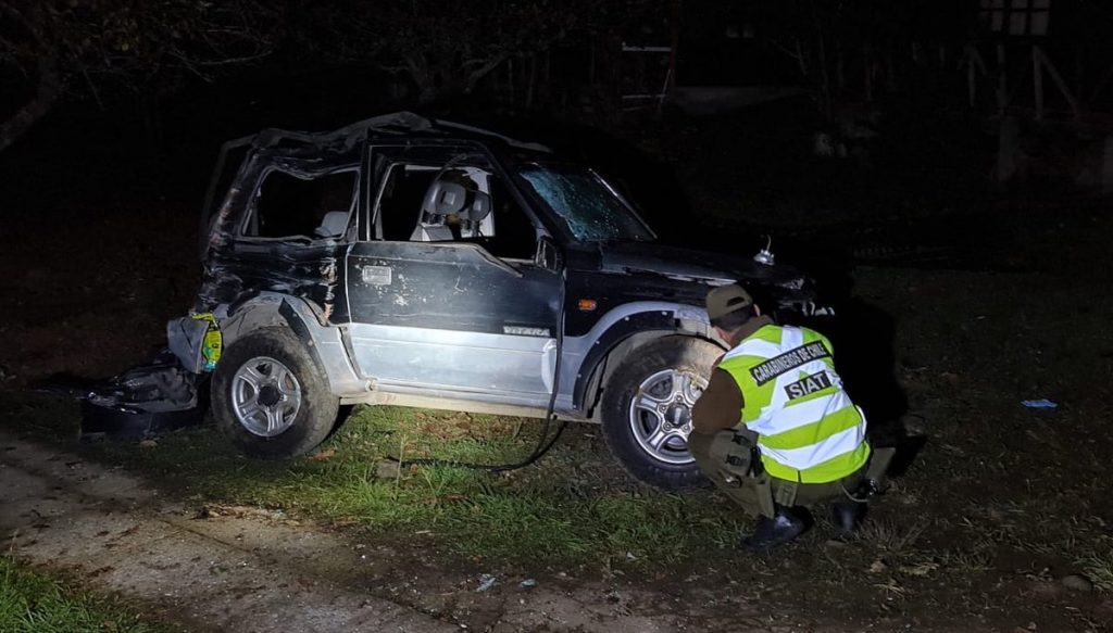 En riesgo vital quedó ocupante de vehículo que volcó en ruta de Panguipulli