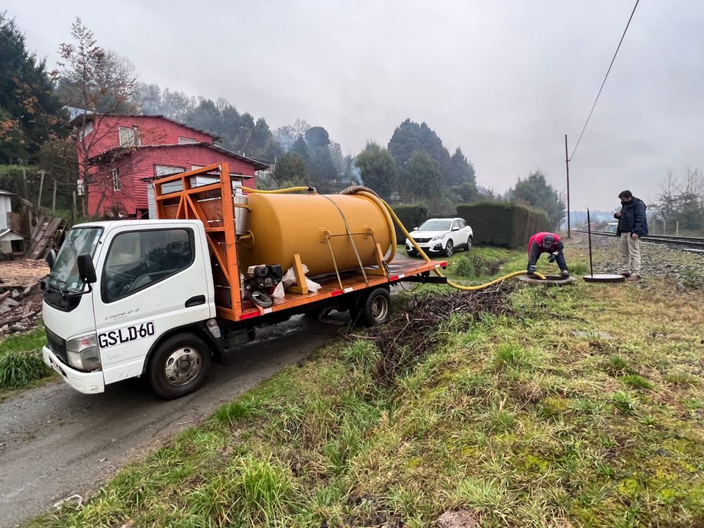 Llaman a uso correcto de alcantarillados por emergencia en Los Lagos: 150 metros estarían obstruidos