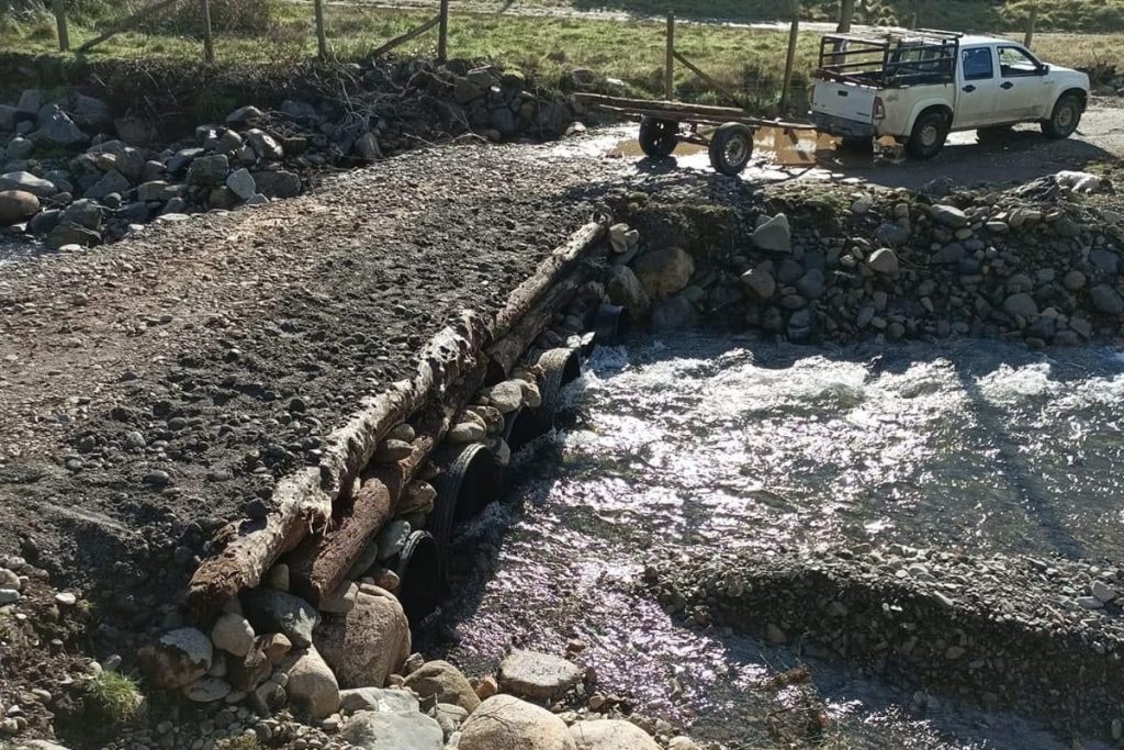 Vecinos de Pilolcura denuncian que llevan 15 días "aislados" tras desperfecto de puente