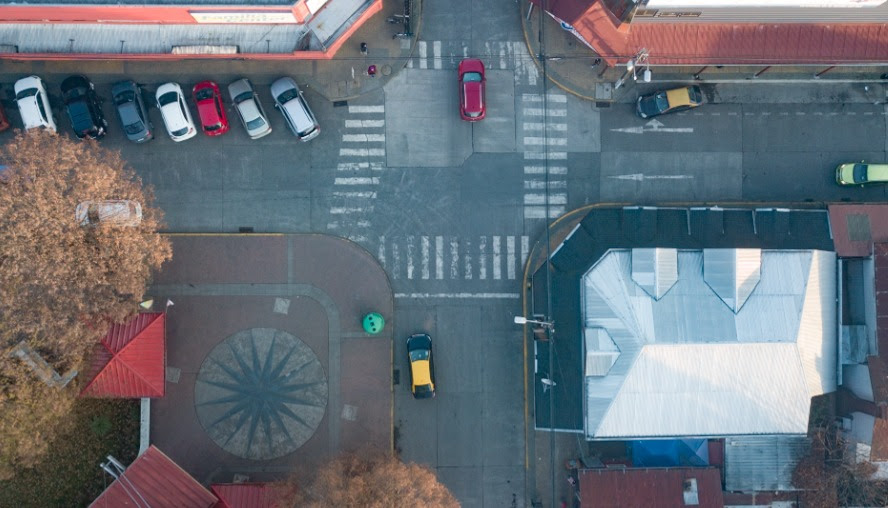 Vehículos mal estacionados serán advertidos con "partes de cortesía" en Paillaco